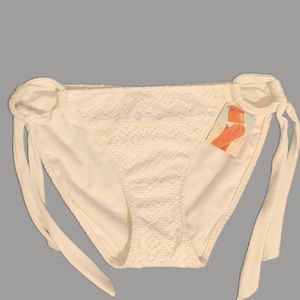 New White Victoria’s Secret bikini bottoms